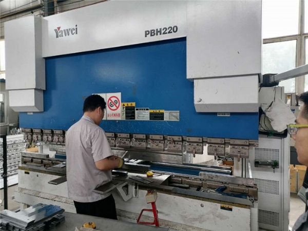 工作热情超越酷暑高温